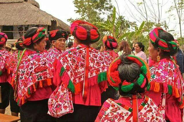 TRAJE TIPÍCO DE MUJER HUASTECA